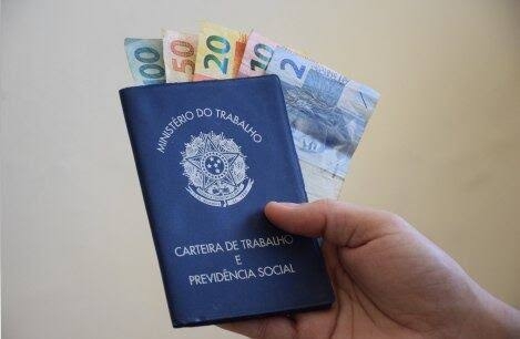 Sal�rio m�nimo deve chegar a R$ 1.521 em 2025, projeta Minist�rio da Fazenda