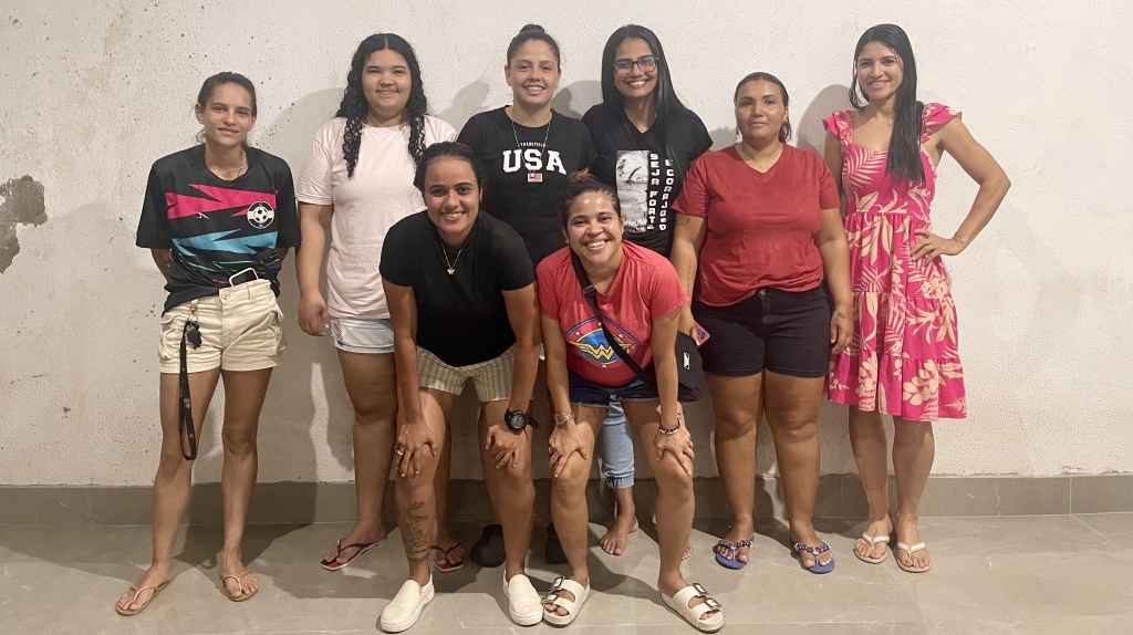 L�deres do futsal feminino de Rondon�polis unem for�as em prol do esporte