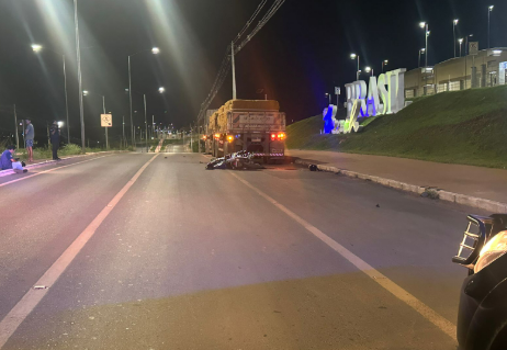 Motociclista morre em colis�o com caminh�o estacionado na MT-010 em Cuiab�