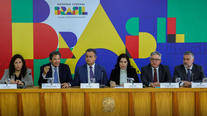 Pacote de corte de gastos prev� economia de R$ 327 bi em cinco anos