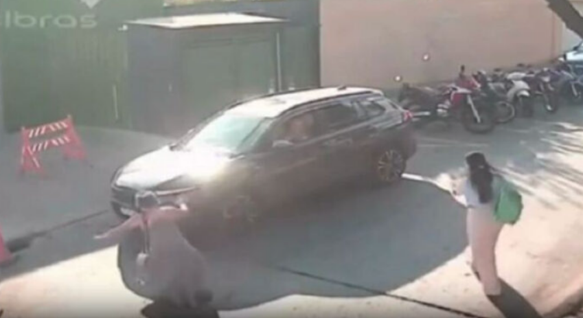 Mulher cai em bueiro aberto no bairro Jardim das Amricas em Cuiab