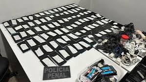 Opera��o apreende 86 celulares e drogas na Penitenci�ria Central de Cuiab�