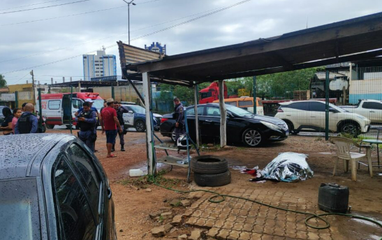 Homem � Assassinado a Tiros Dentro de Oficina em V�rzea Grande