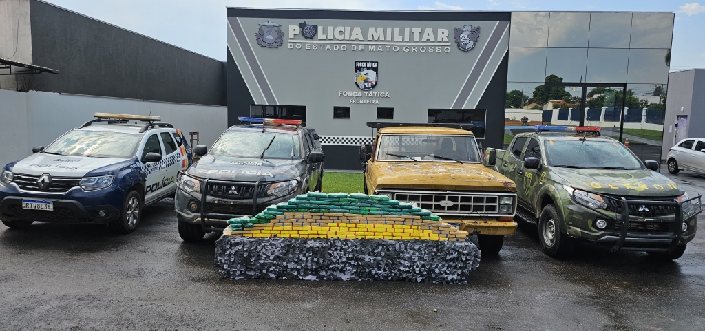 Pol�cia apreende 113 tabletes de coca�na em ve�culo; preju�zo ao crime � de R$ 2,2 milh�es