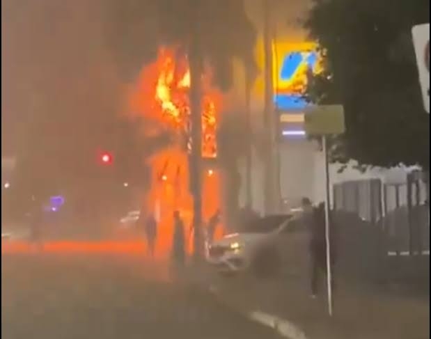 Tragdia em Porto Alegre: Incndio Fatal em Pousada na Avenida Farrapos deixa 10 Vtimas