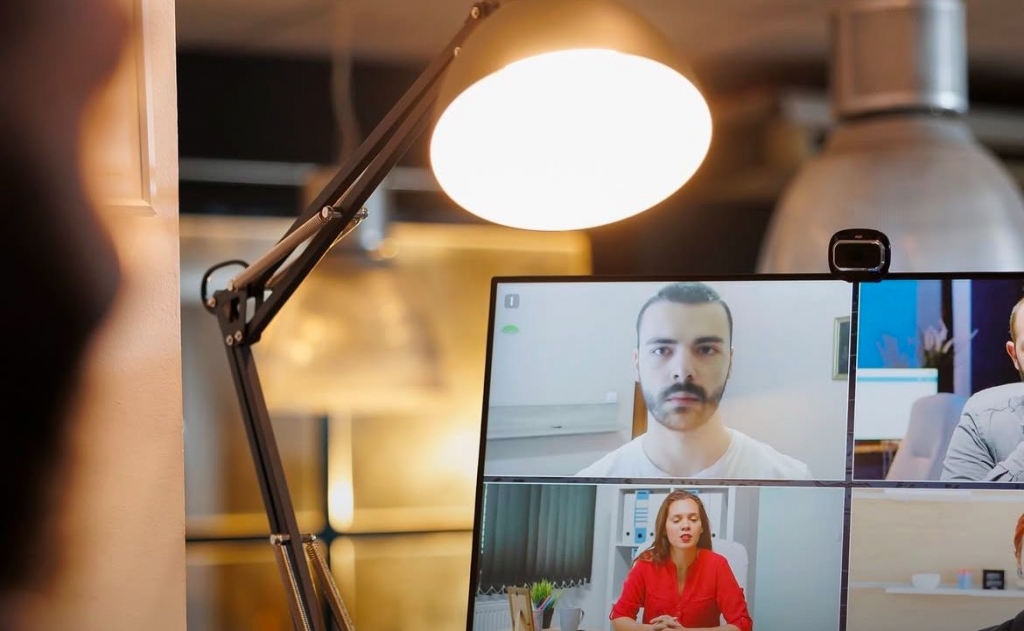 Com tecnologia revolucion�ria, clones digitais transformam reuni�es online