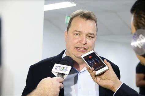 Max critica extin��o, mas diz que autarquia n�o cumpria a fun��o