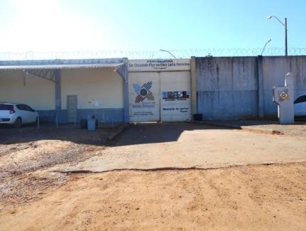 Detento � encontrado morto em cela com bilhete do CV