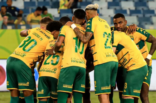 Cuiab� confirma sa�da de quatro jogadores ap�s rebaixamento