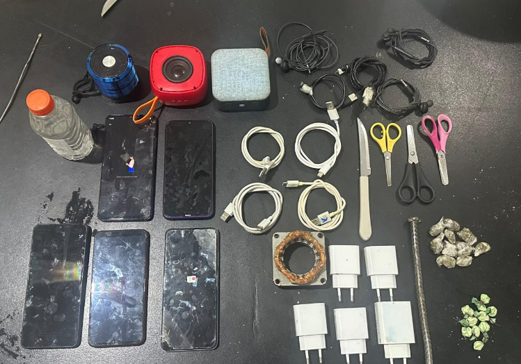 Pol�cia Penal apreende 29 celulares e drogas em pres�dios de Cuiab� e V�rzea Grande