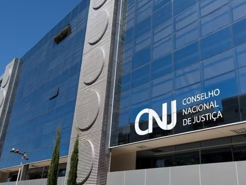 CNJ suspende pagamento de R$ 10 mil de aux�lio-alimenta��o para servidores do judici�rio de MT