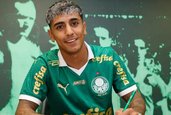 Palmeiras anuncia contrata��o do atacante uruguaio Facundo Torres at� 2029