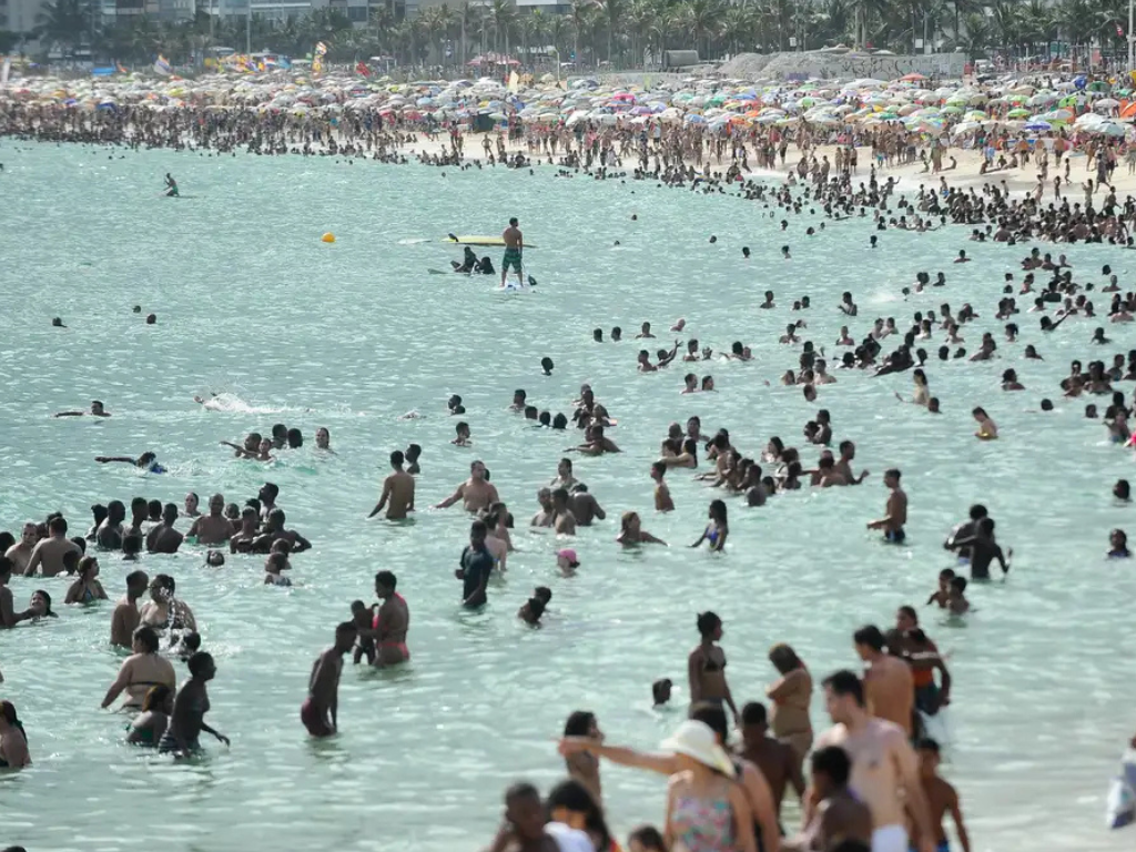 Ver�o come�a hoje e previs�o � de menos chuvas na maior parte do pa�s