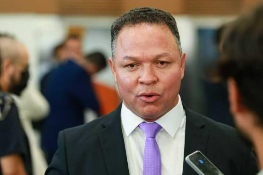 Prefeito eleito de Rondon�polis compara tr�nsito da cidade a uma 