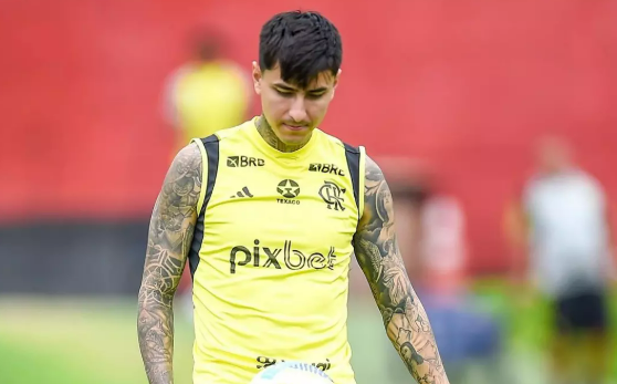 Pulgar nega negocia��es com Colo Colo e esclarece rumores sobre sa�da do Flamengo