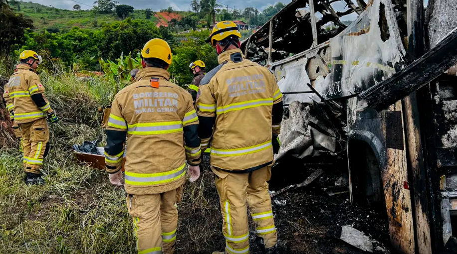 Nmero de mortos em acidente na BR-116 sobe para 38