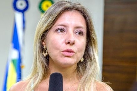 Fl�via Moretti Critica Gest�o Atual e Prop�e Mudan�as para V�rzea Grande