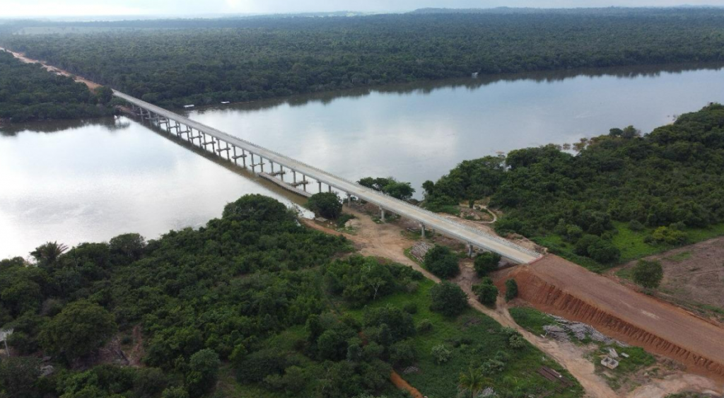 Governo de Mato Grosso conclui ponte de 691 metros sobre o Rio Teles Pires, conectando Novo Mundo e Carlinda