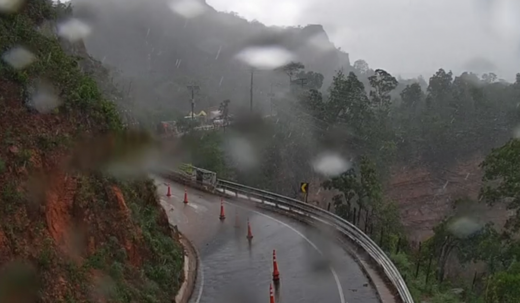 Chuva provoca interdi��o no tr�nsito do Port�o do Inferno na MT-251