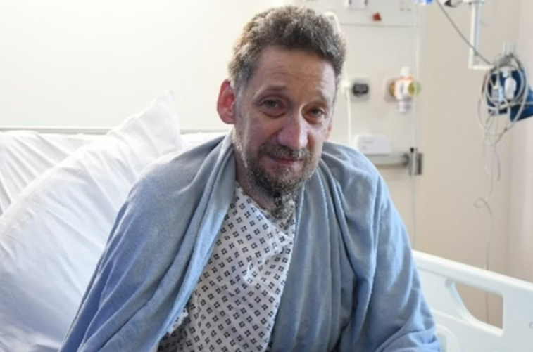 Brit�nico � o primeiro a receber transplante duplo de pulm�o com t�cnica inovadora