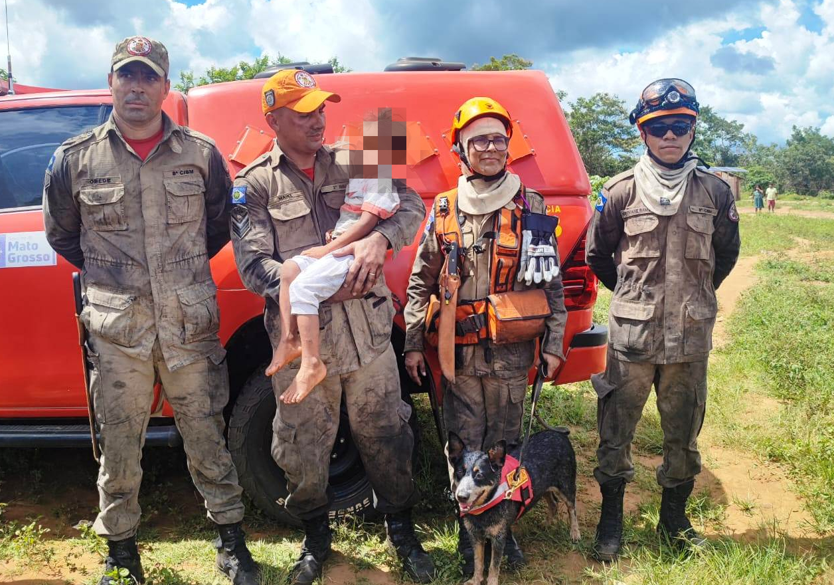  Bombeiros resgatam crian�a ind�gena que estava perdida em mata densa em Comodoro