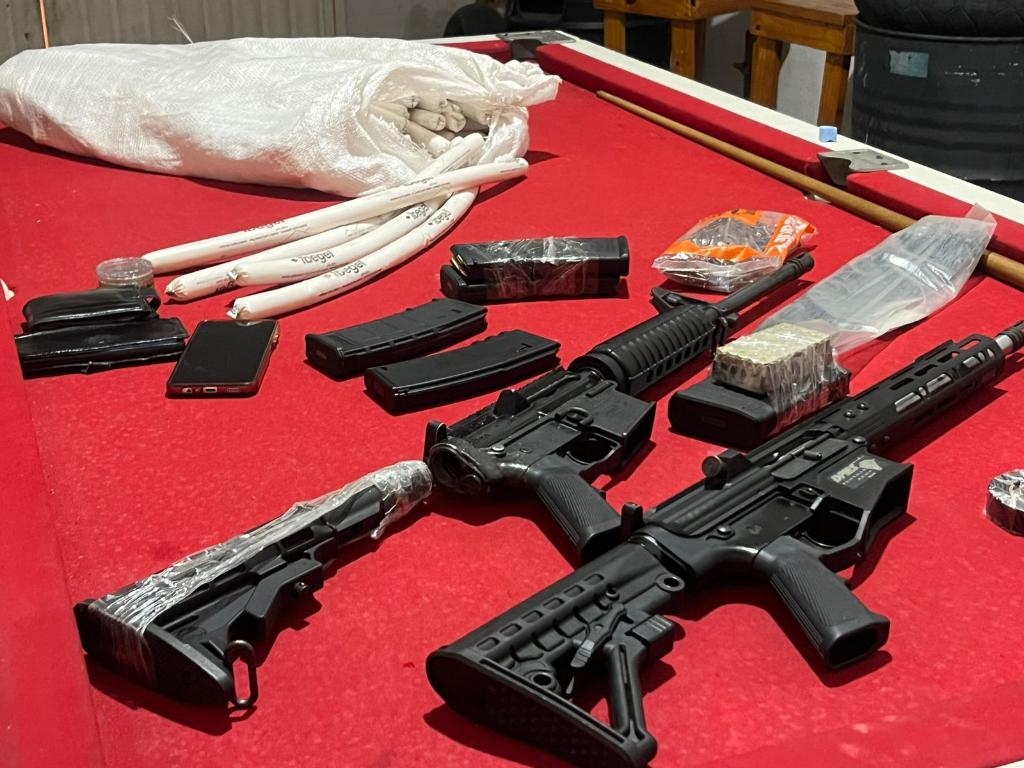 For�as de Seguran�a de MT desarticulam a��o criminosa que pretendia explodir muro da PCE; seis s�o presos com explosivos e fuzis