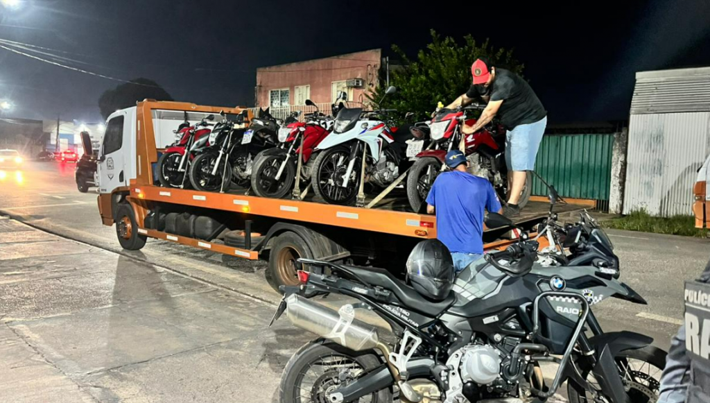 PM apreende 33 motos e prende suspeito de roubo durante opera��o contra 'rolezinho' em Cuiab�