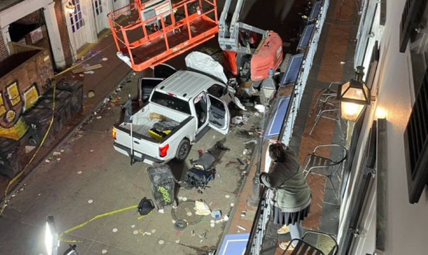 Tragdia em Nova Orleans: Caminhonete atropela multido e deixa mortos e feridos