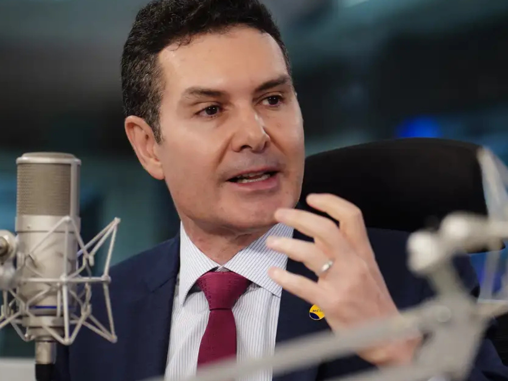 Minha Casa, Minha Vida supera meta de contratos em 2024, diz ministro