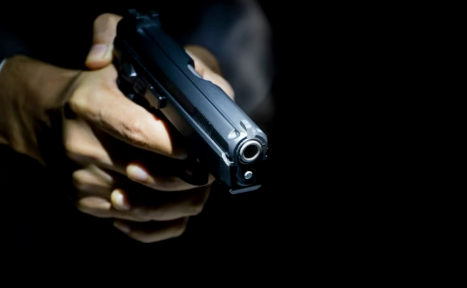 Homem  assassinado a tiros dentro de casa em Aripuan