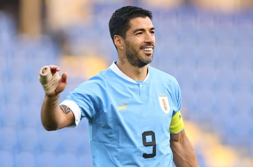 Luis Su�rez ajuda a pol�cia a salvar a vida de um homem no Uruguai