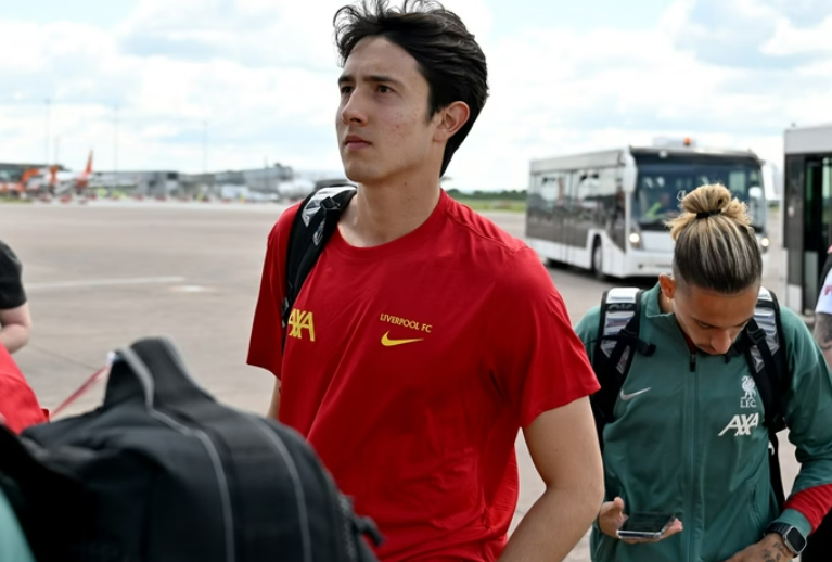 Fluminense anuncia retorno do goleiro Pitaluga aps passagem pelo Liverpool