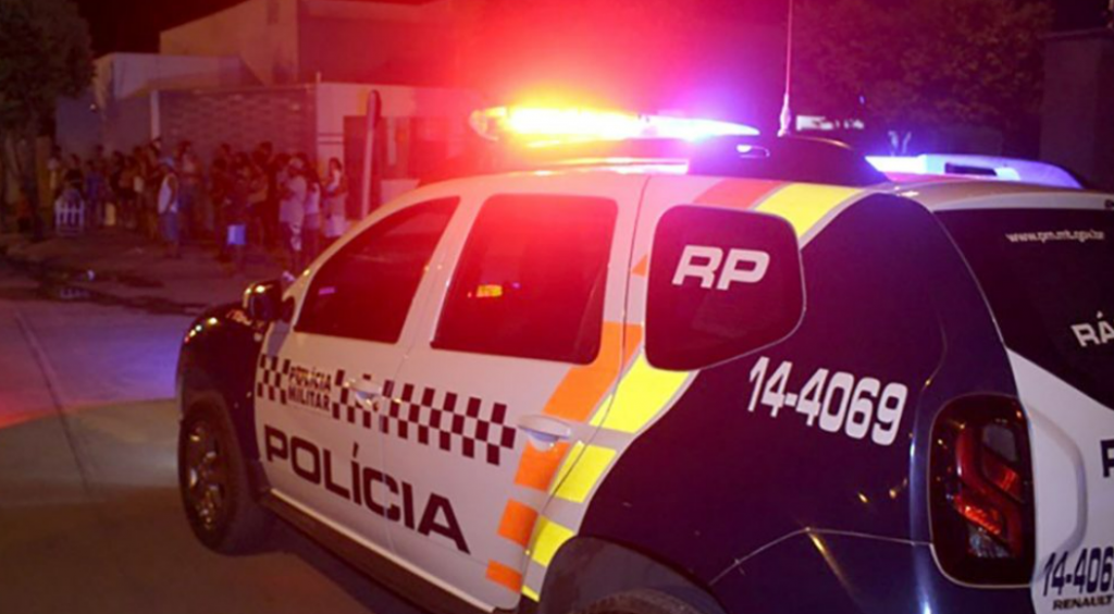 Mulher � presa ap�s tentar matar a pr�pria irm� a facadas em Diamantino