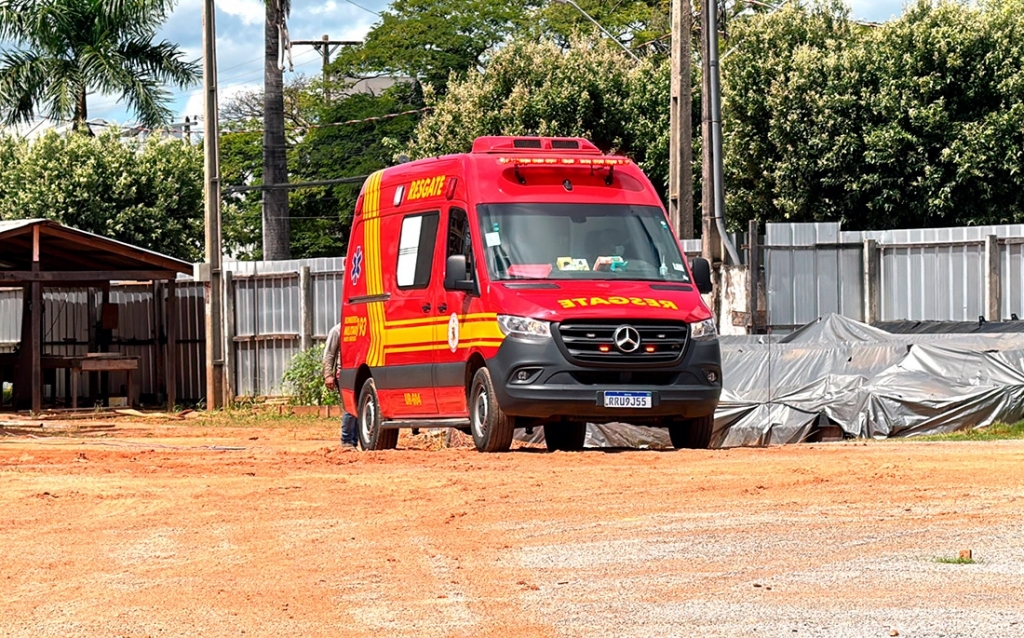 Trabalhador cai de 8 metros de altura em constru��o em Mato Grosso