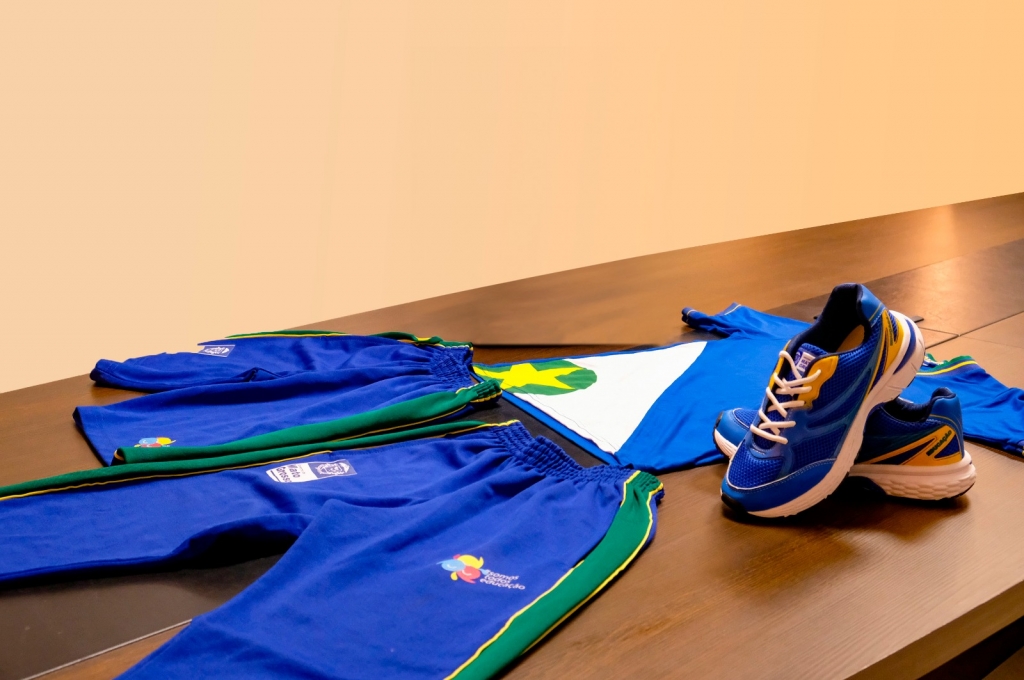 Seduc investe R$ 77,5 milh�es em uniformes para todos os estudantes da Rede Estadual