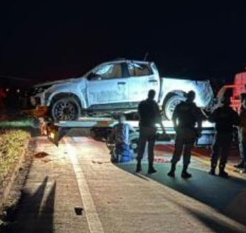 Caminhonete da PM capota na MT-251 e deixa dois policiais feridos