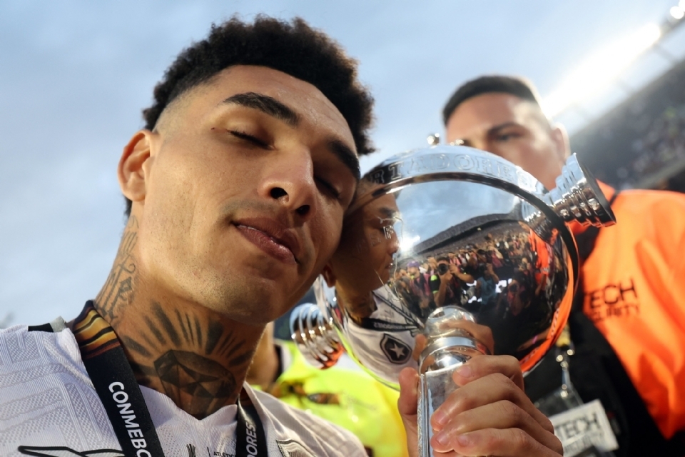 Avaliado em 21 milh�es de euros, Igor Jesus entra na mira de tr�s clubes ingleses