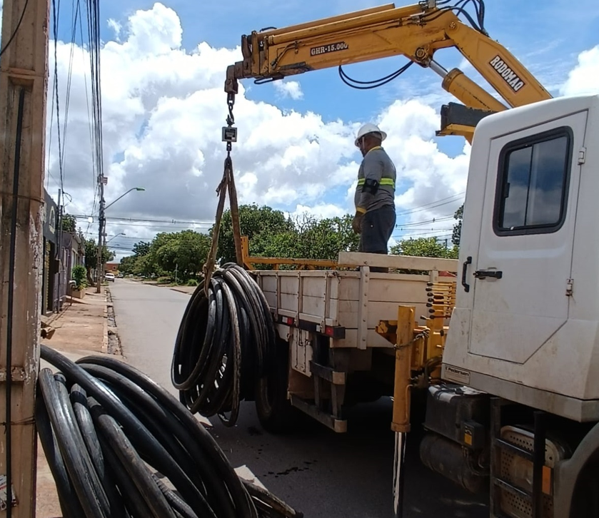 Funcion�rios de empresa s�o presos em flagrante por furto de mais de uma tonelada de fios de cobre em Cuiab�