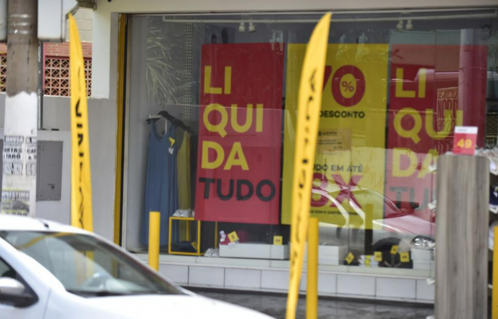 Procon-MT orienta consumidores sobre cuidados nas liquida��es de janeiro