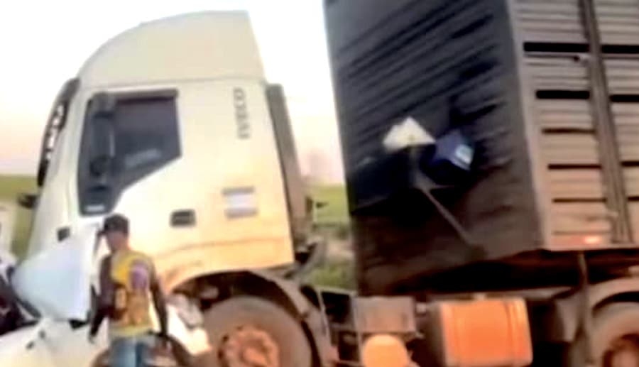 Pai e filho morrem em grave acidente na BR-163 no Nort�o