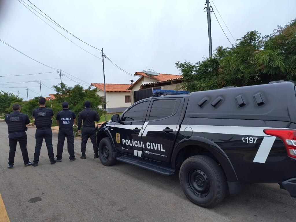 Opera��o cumpre pris�es e buscas contra mandantes e executores de ataques � casa e escrit�rio de advogado