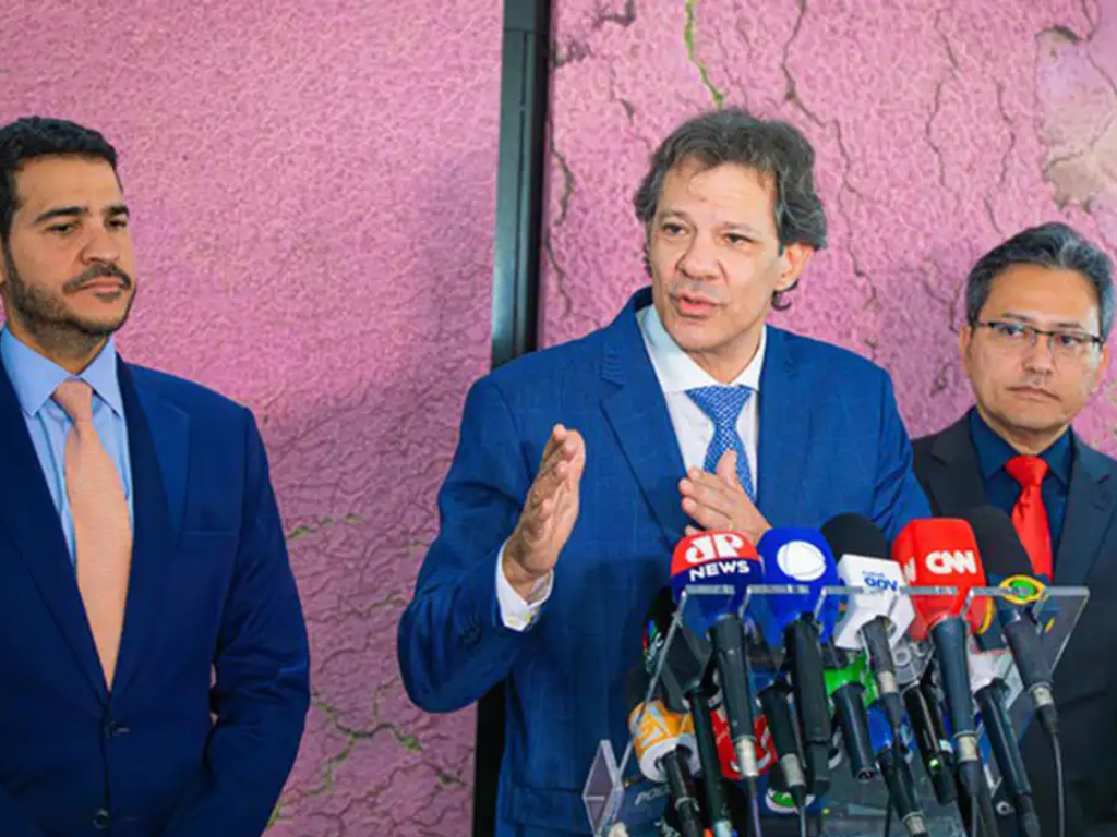 Publicada MP que pro�be cobran�a diferenciada por transa��es com Pix