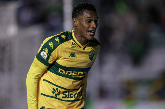 Cuiab� vende lateral Matheus Alexandre ao Sport por 1,5 milh�o de d�lares