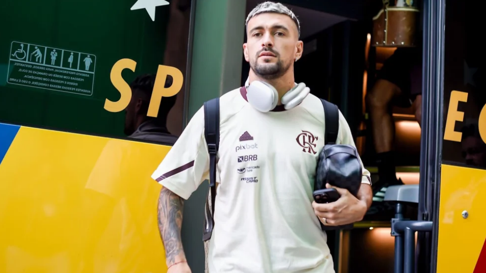 Arrascaeta herda camisa 10 do Flamengo e celebra: 