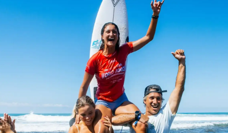 Luana Silva conquista o Campeonato Mundial de Surfe J�nior