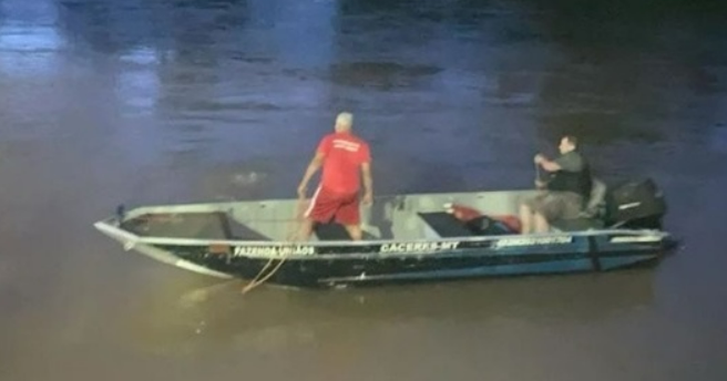 Menina de 10 anos desaparece ap�s ser arrastada pela correnteza no Rio Jauru em Mato Grosso
