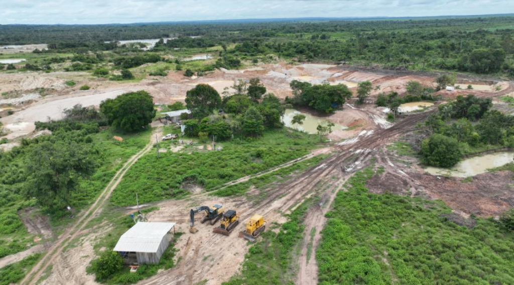 Sema embarga garimpo ilegal e apreende m�quinas em Peixoto de Azevedo