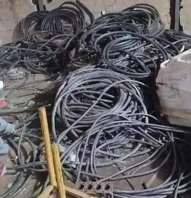 PM recupera 30 toneladas de fios de cobre furtados em Cuiab�