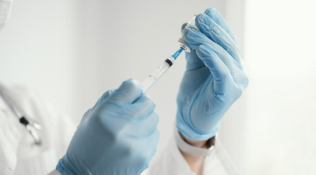 Vacina contra chikungunya mant�m efic�cia de 98,3% ap�s um ano 1 ano de aplica��o