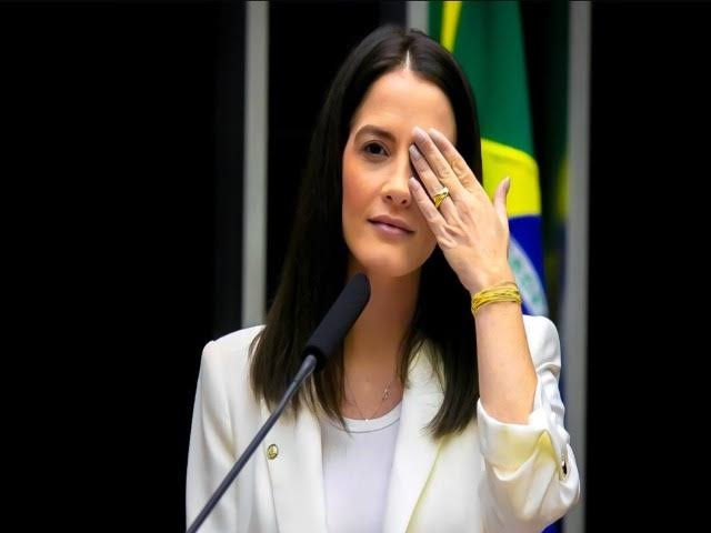 CIRURGIA E COMPLICAES: DEPUTADA AMLIA BARROS EM ESTADO GRAVE NA UTI